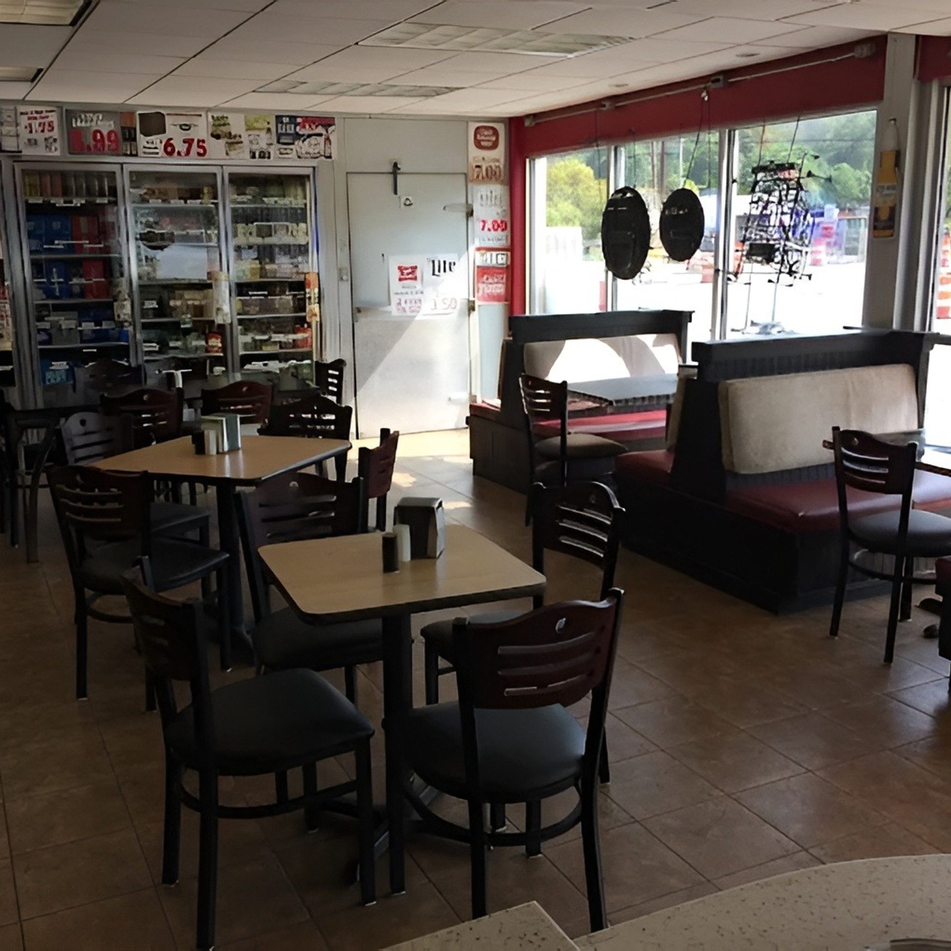 A Relaxed Pub Setting With Local Charm