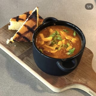 Chili & Cornbread